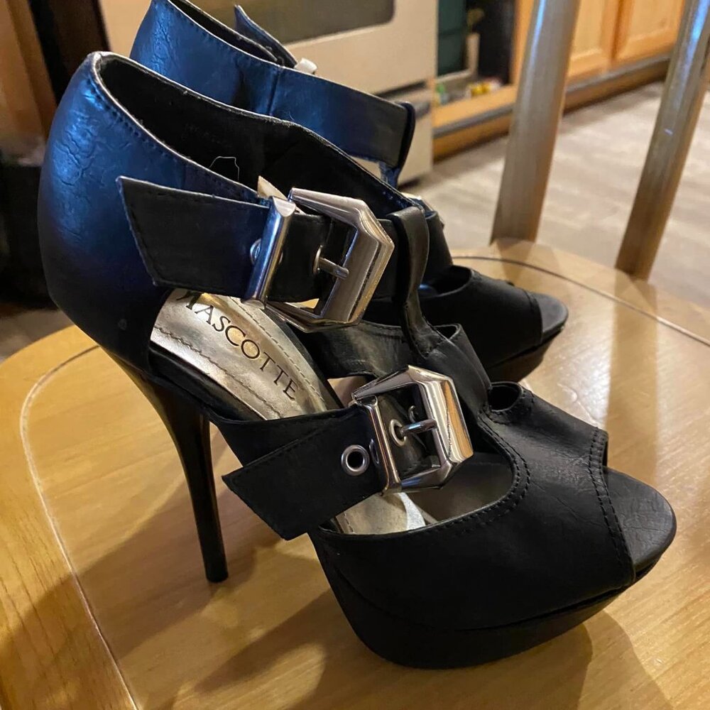 Sexy Stilettos Size 6